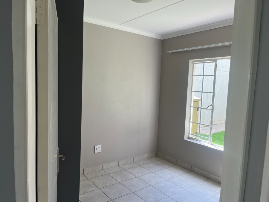 2 Bedroom Property for Sale in Van Der Hoff Park North West